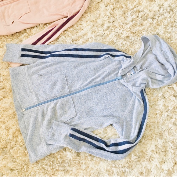 Two 2 retro stripe sleeve zip up hoodies - Picture 4 of 12